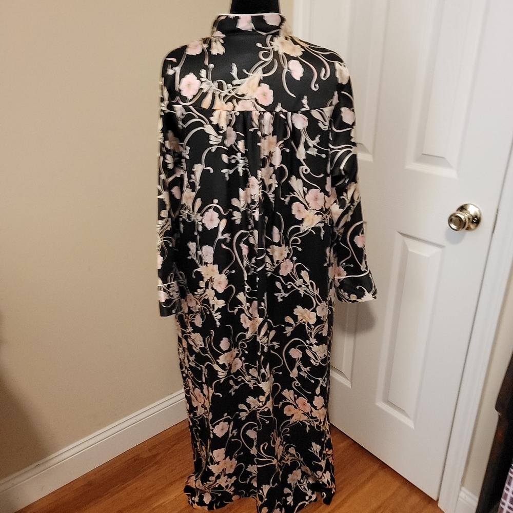 Christian Dior Vintage Black Floral Satin Robe Size L/XL - Picture 2 of 8